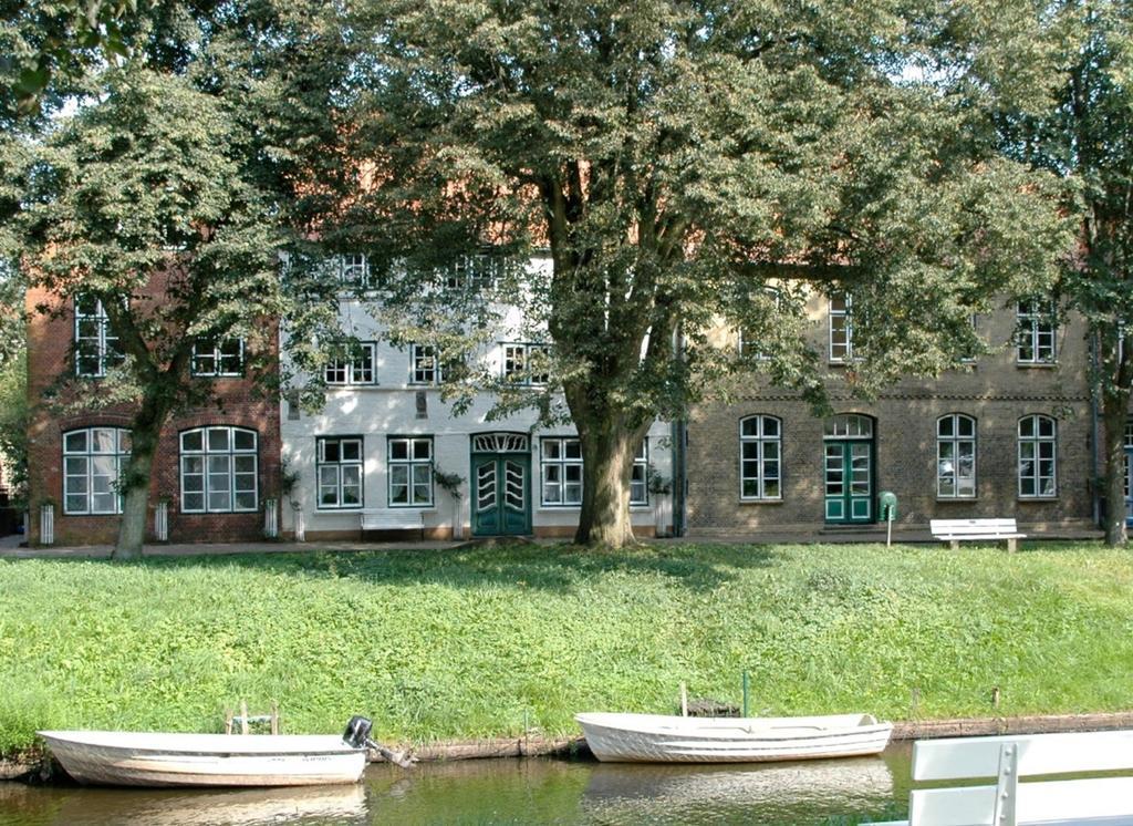 Ferienwohnung Am Mittelburgwall Friedrichstadt Bagian luar foto