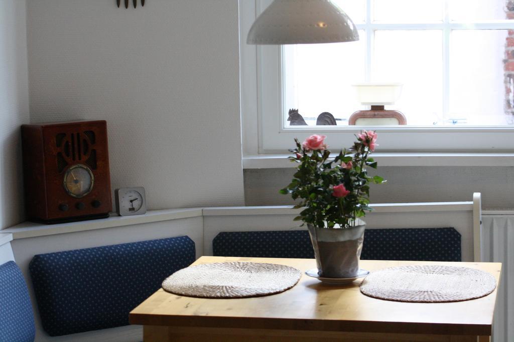 Ferienwohnung Am Mittelburgwall Friedrichstadt Bagian luar foto
